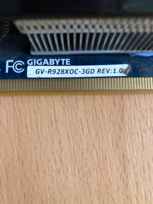 Видеокарта Gigabyte 3gb