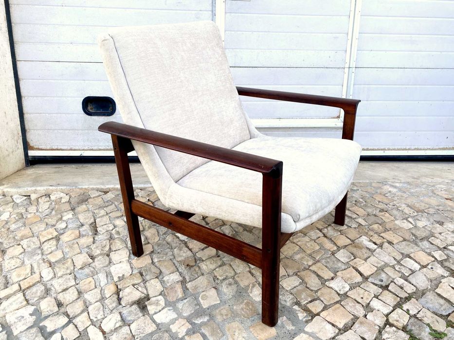 Cadeirão estofado novo olaio vintag