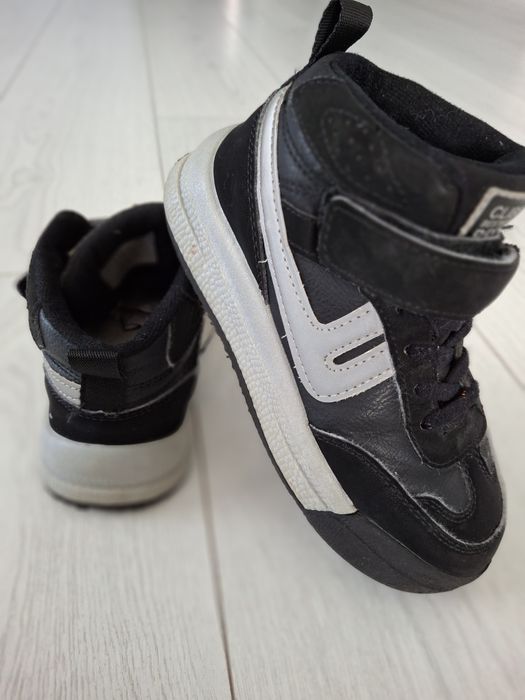 Дитяче взуття на хлопчика 29розміру,весна-осінь у хорошому стан.і