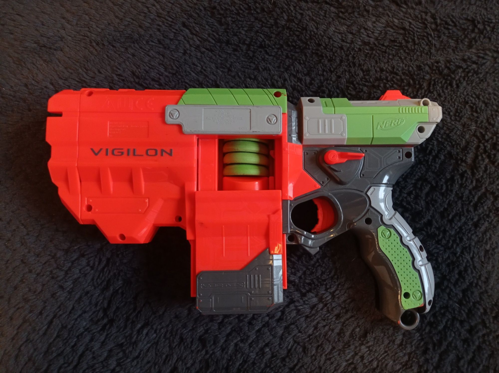 Zestaw 4 pistoletów NERF + magazynek + pasek na strzałki + strzałki