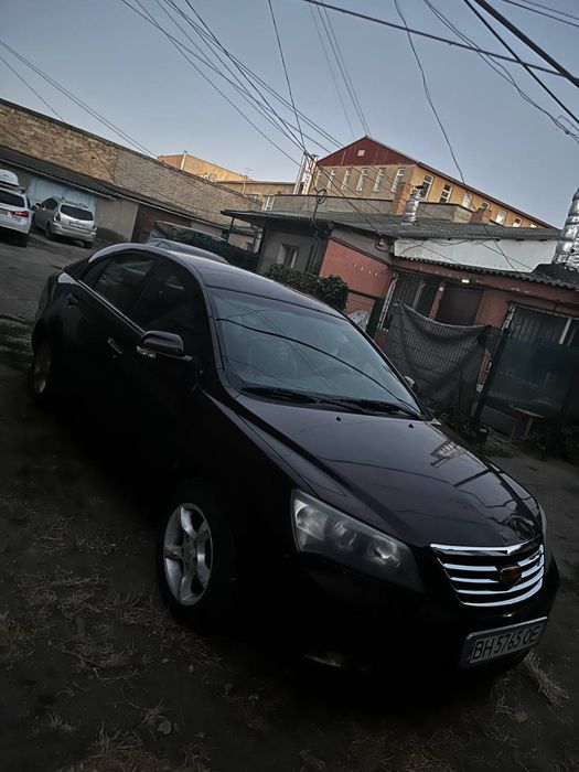 Geely emgrand 7.