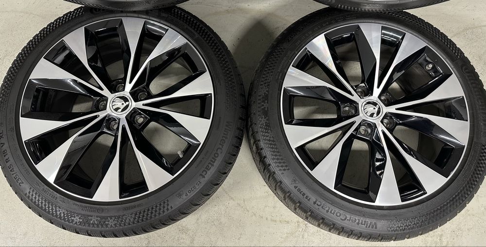 Oryginalne koła zimowe alufelgi 18 Skoda Superb 3V0