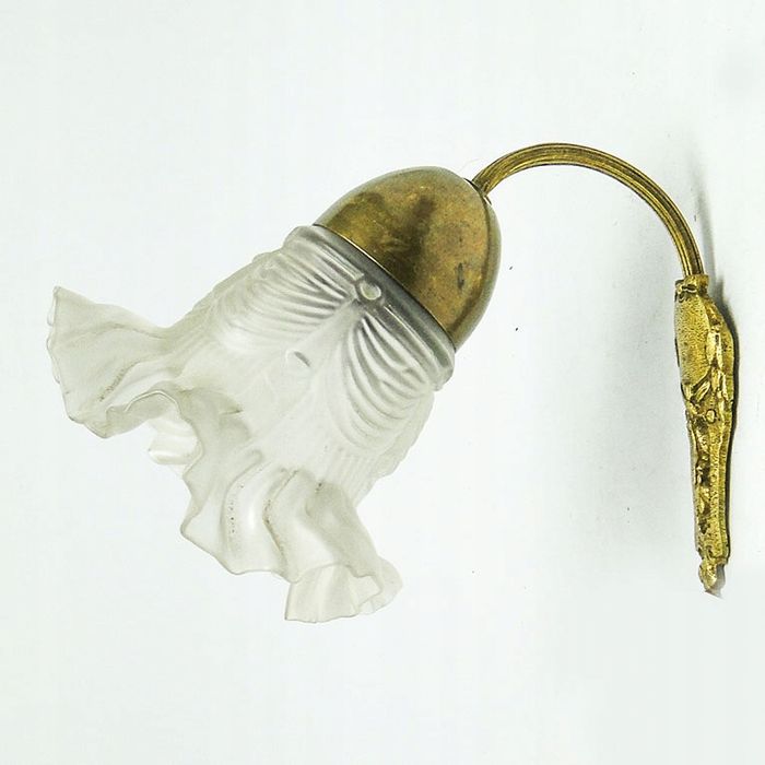 Kinkiet w stylu secesyjnym