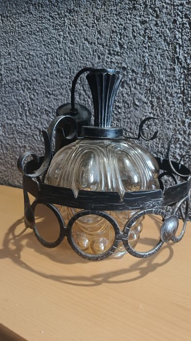 Lampy o rustykalnym, a jednocześnie eleganckim charakterze