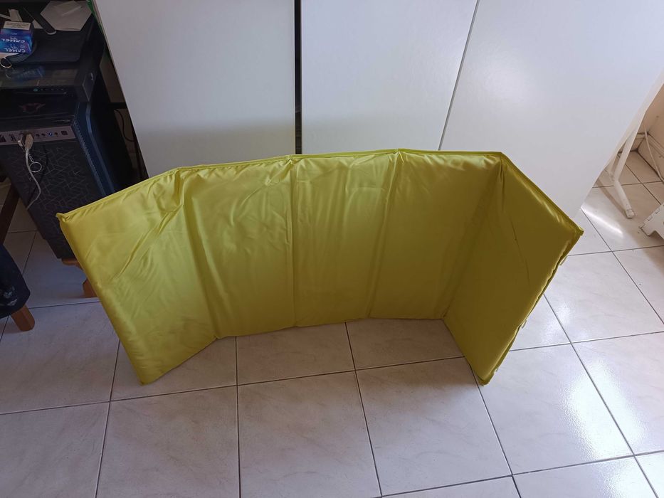 Caminha de bebe com rodas. pratica para levar para passeios