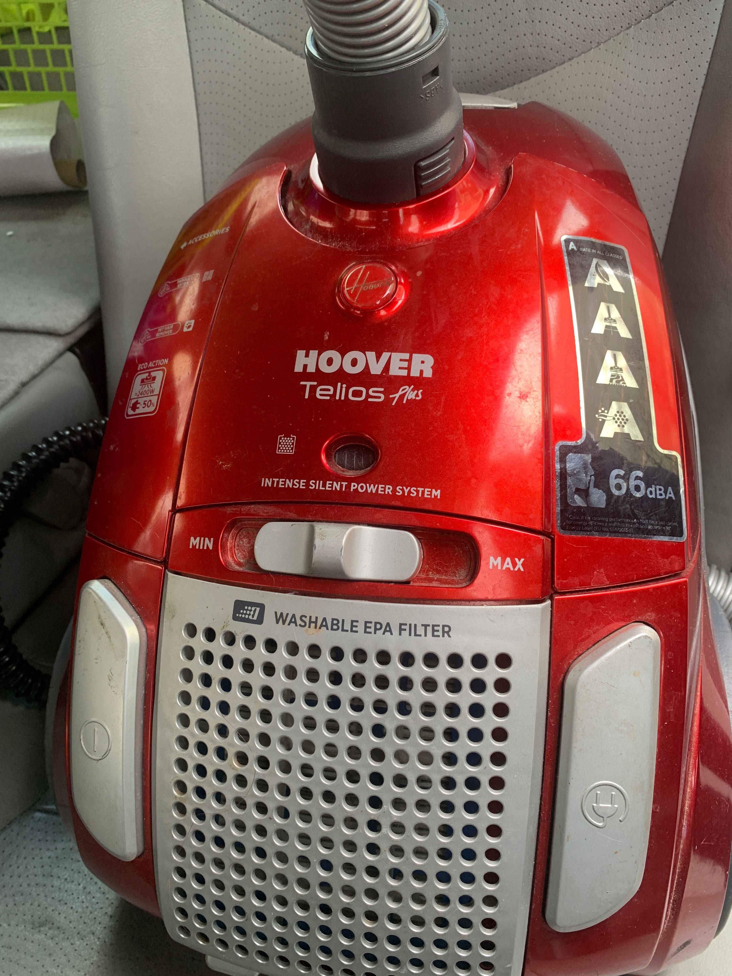 Aspirador Hoover com saco 700W