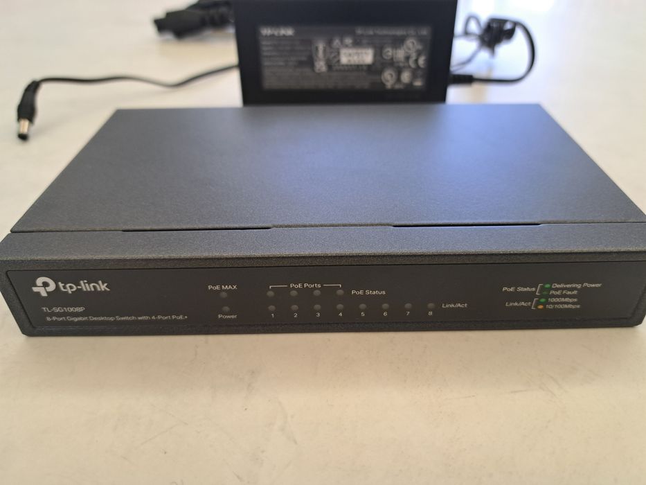Switch Tp-link 8 portas com 4 portas POE TL-SG1008p64283918970113122