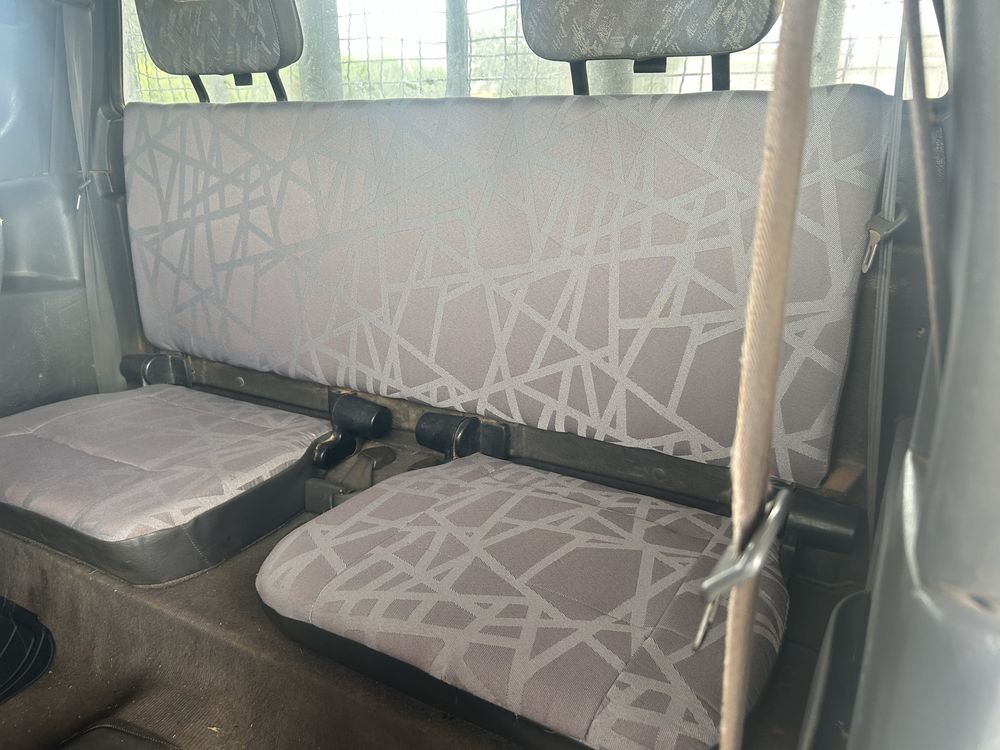 Mitsubishi l200 4x4  4 lugares