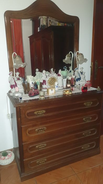 Quarto completo de madeira