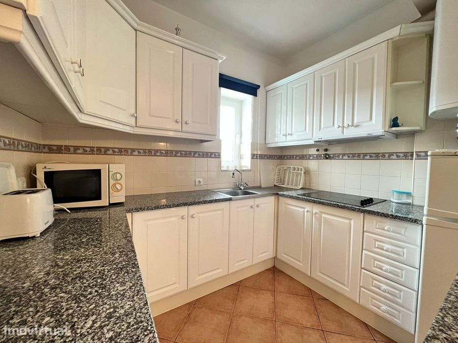 Apartamento de 3 assoalhadas mobilado e equipado - Quarteira