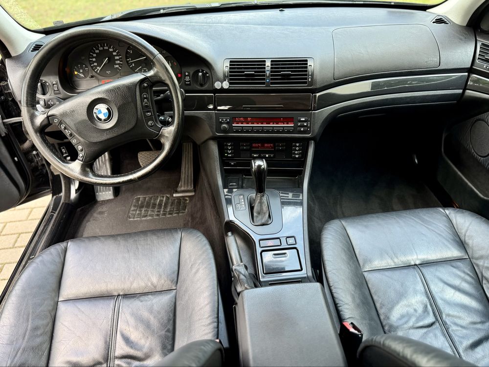 BMW e39 520i Automat  Oryginalny Stan BEZWYPADKOWY !