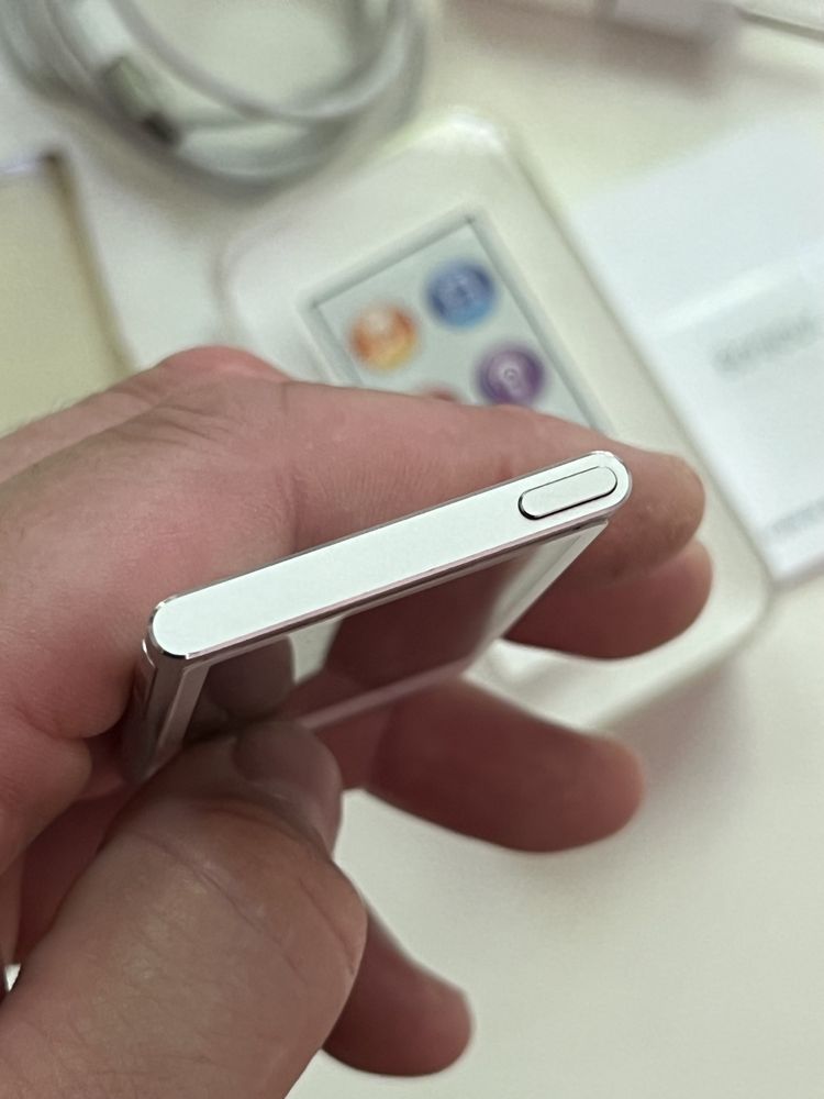 Apple iPod nano 7th 16Gb Silver(A1446)комплект