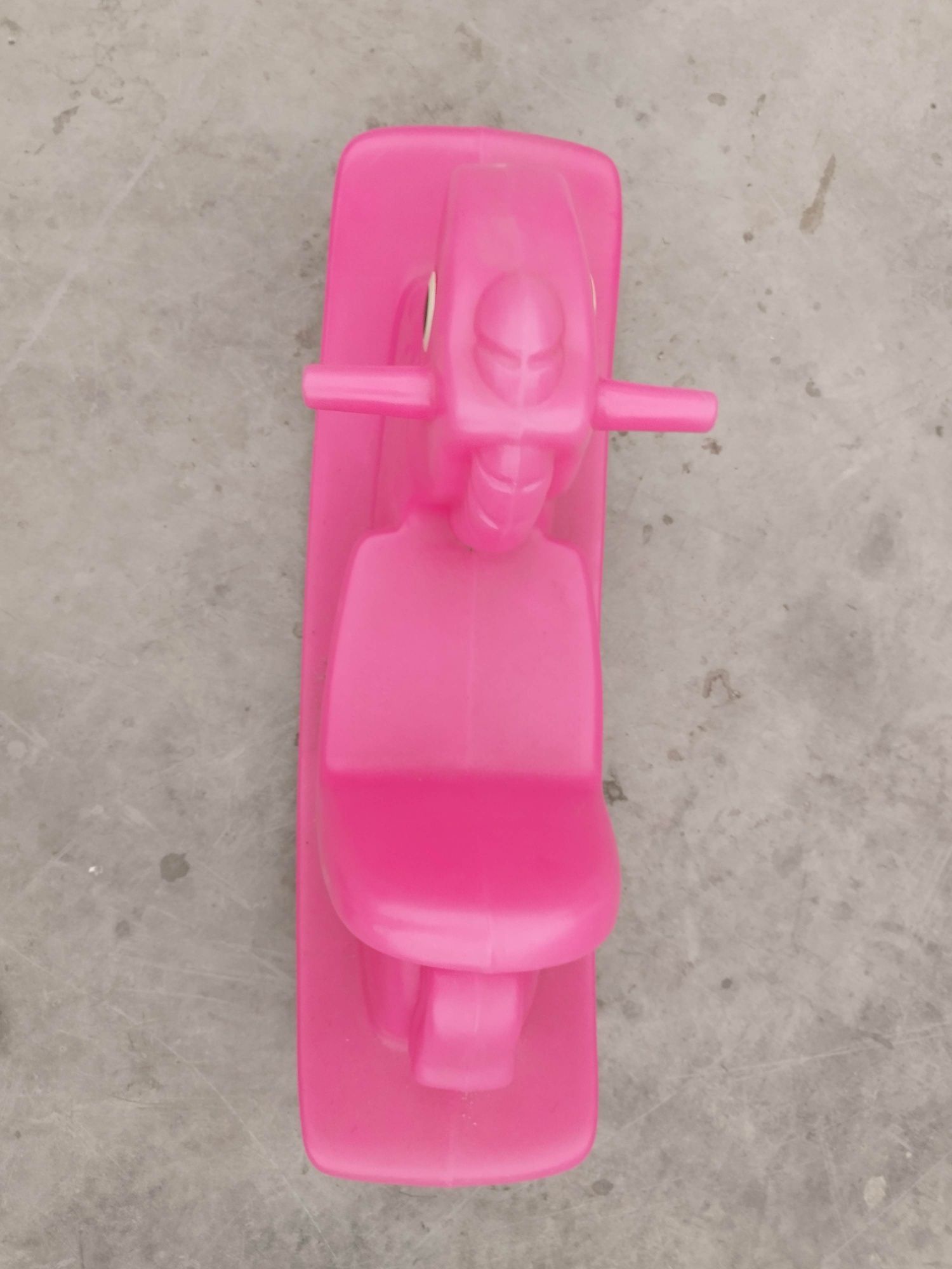 Little Tikes Bujany konik na biegunach różowy plastikowy