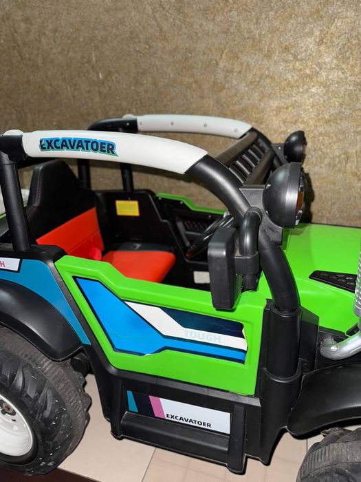 Дитячий електроавтомобіль