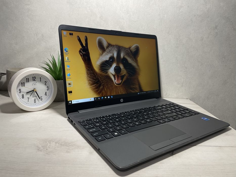 Потужний HP 250 G8 15.6 i5-1135G7 16GB/256GB FullHD IPS