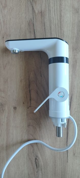 Przepływowy podgrzewacz wody kran teesa bateria stojąca LED