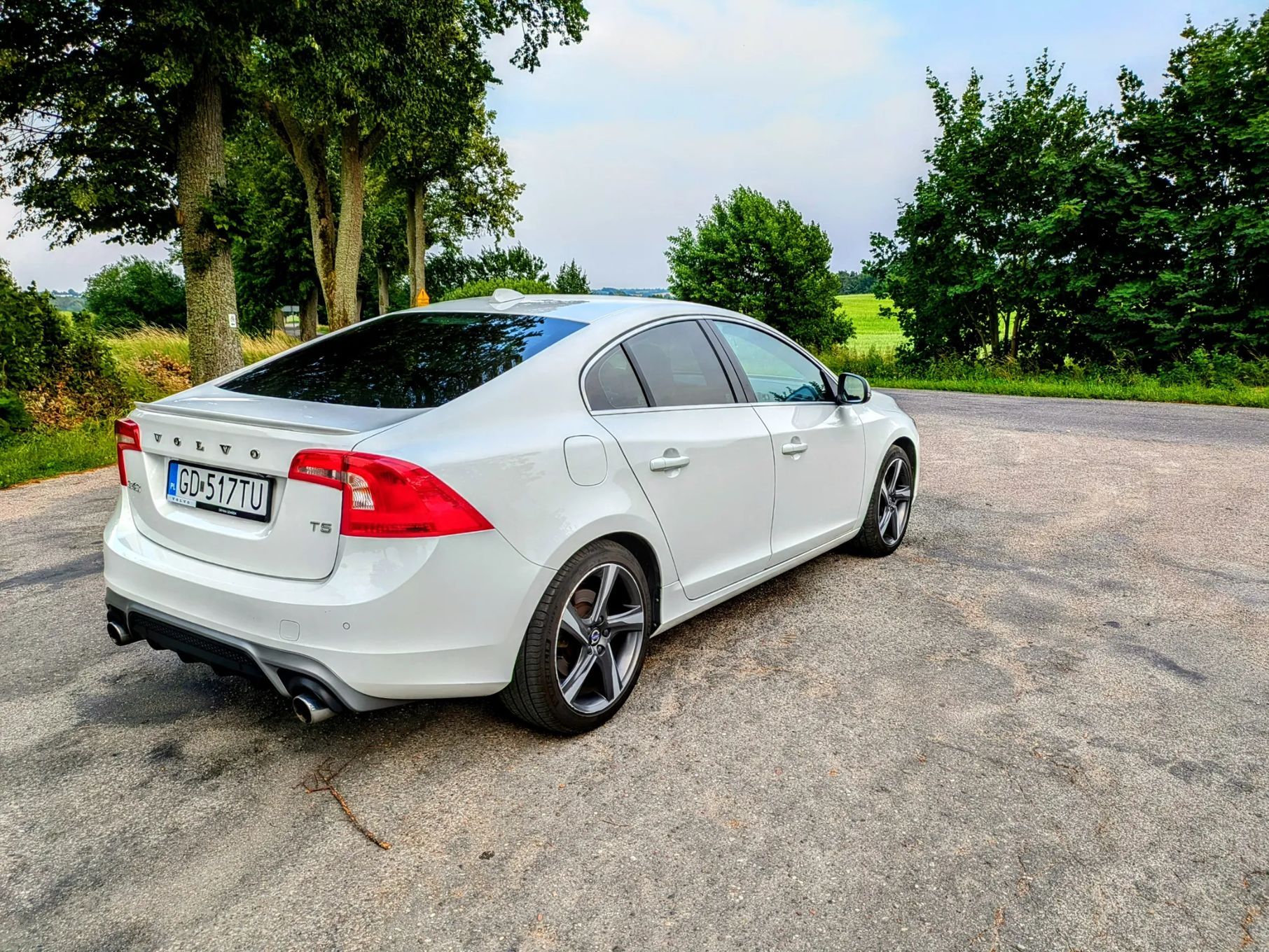 Volvo S60 Volvo S60 2015 T5 R-design Salon PL Harman Kardon Opinia Rzeczoznawcy