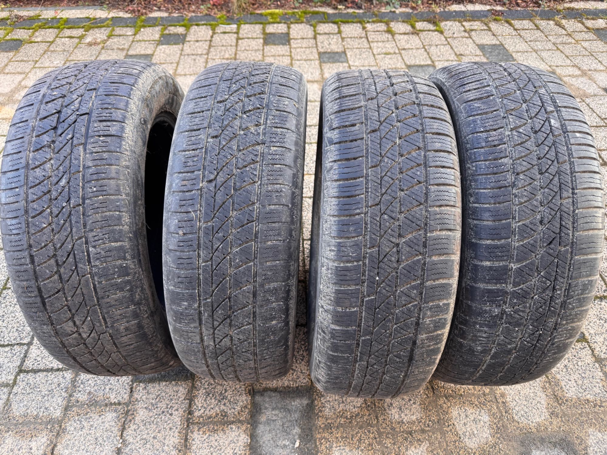 Komplet opon całorocznych Hankook 205/60R16