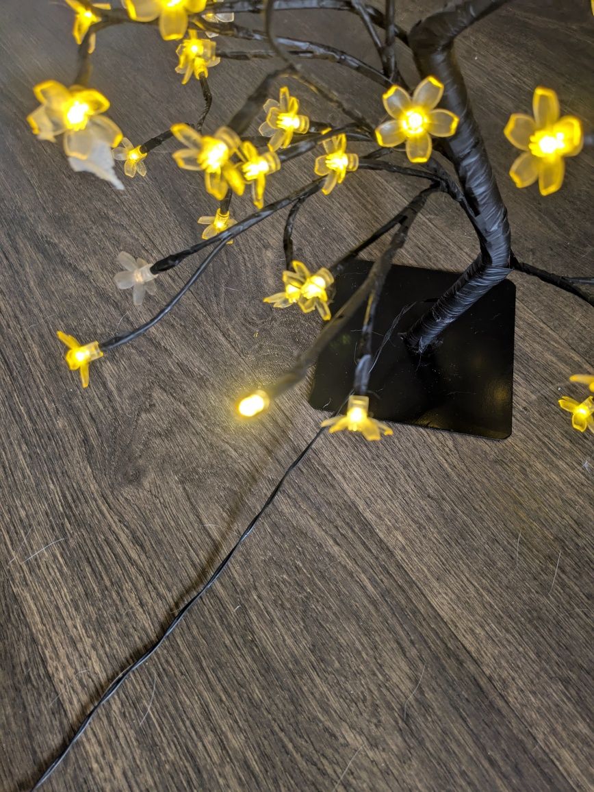 Drzewo z lampami LED