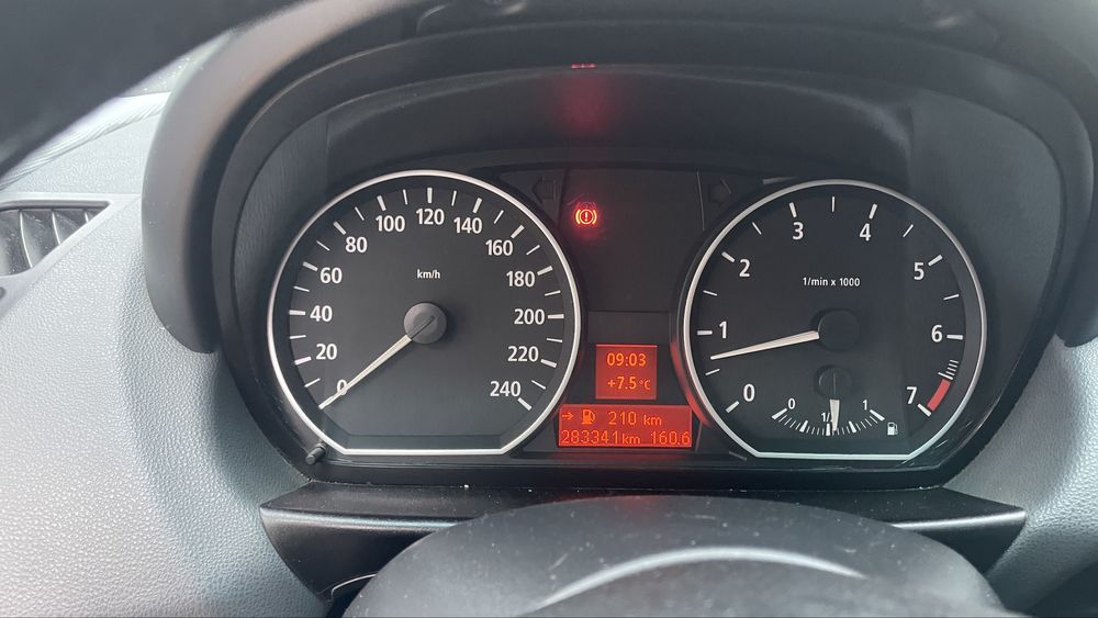 BMW E87 120i продам