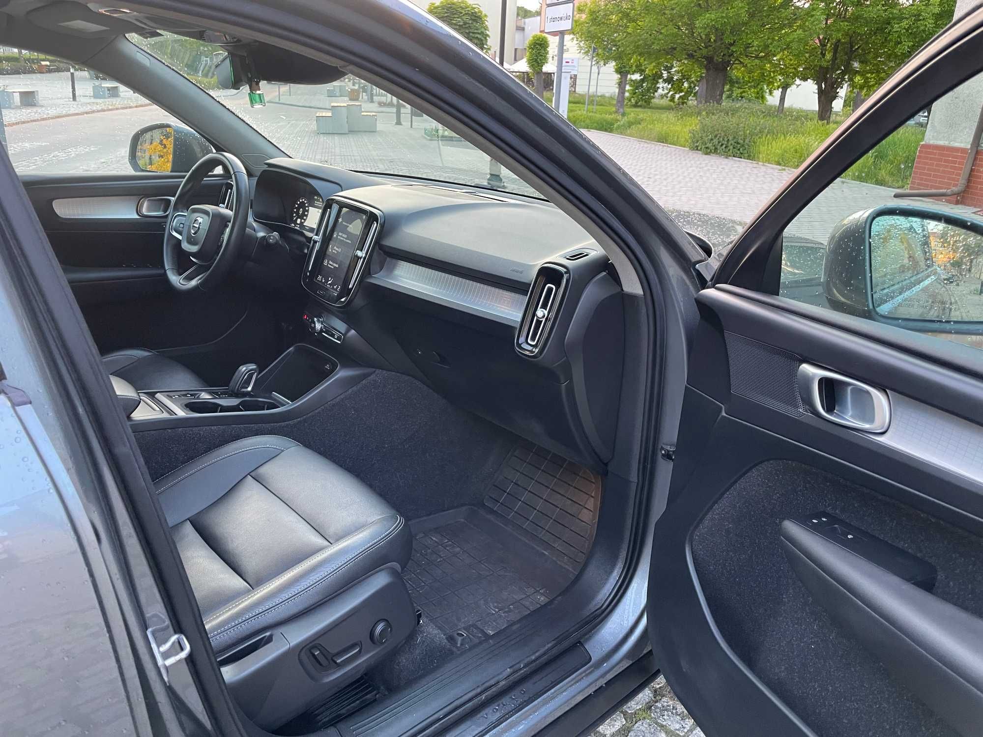 VOLVO XC40 T5 2019 2.0 B Sprzedam super stan