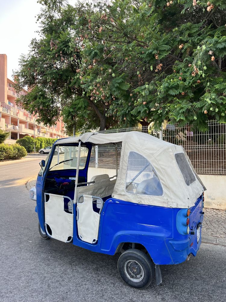 Tuk Tuk Piaggio APE 200