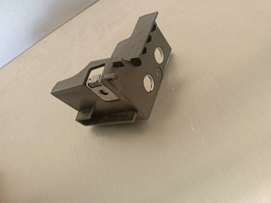 Renault Megane IV 4 wspornik mocowanie lampy prawy przód ślizg prawej