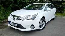 Toyota Avensis 2,0 Diesel - Ledy ,Nawigacja , Kamera cofania , Tempomat - ładny