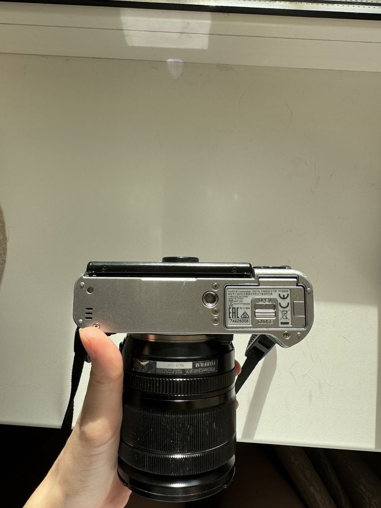 Продам Fujifilm XT-20 з обʼєктивом 18-55 mm