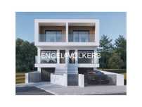Moradia T2+1 moderna com vista para zona verde
