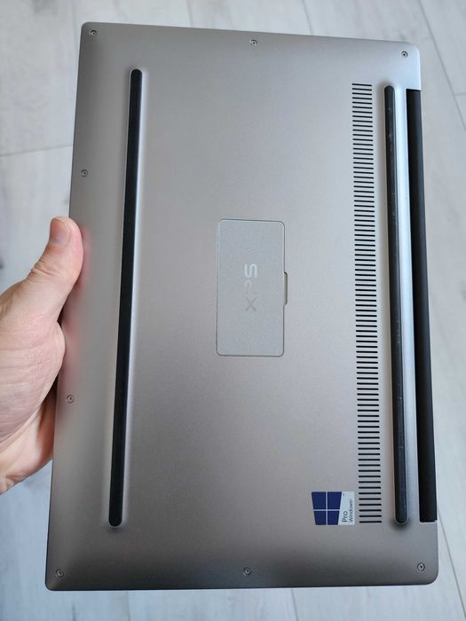 Dell XPS 13 9350 13.3" Intel I5-6200U - FHD 8Gb 256Gb SSD