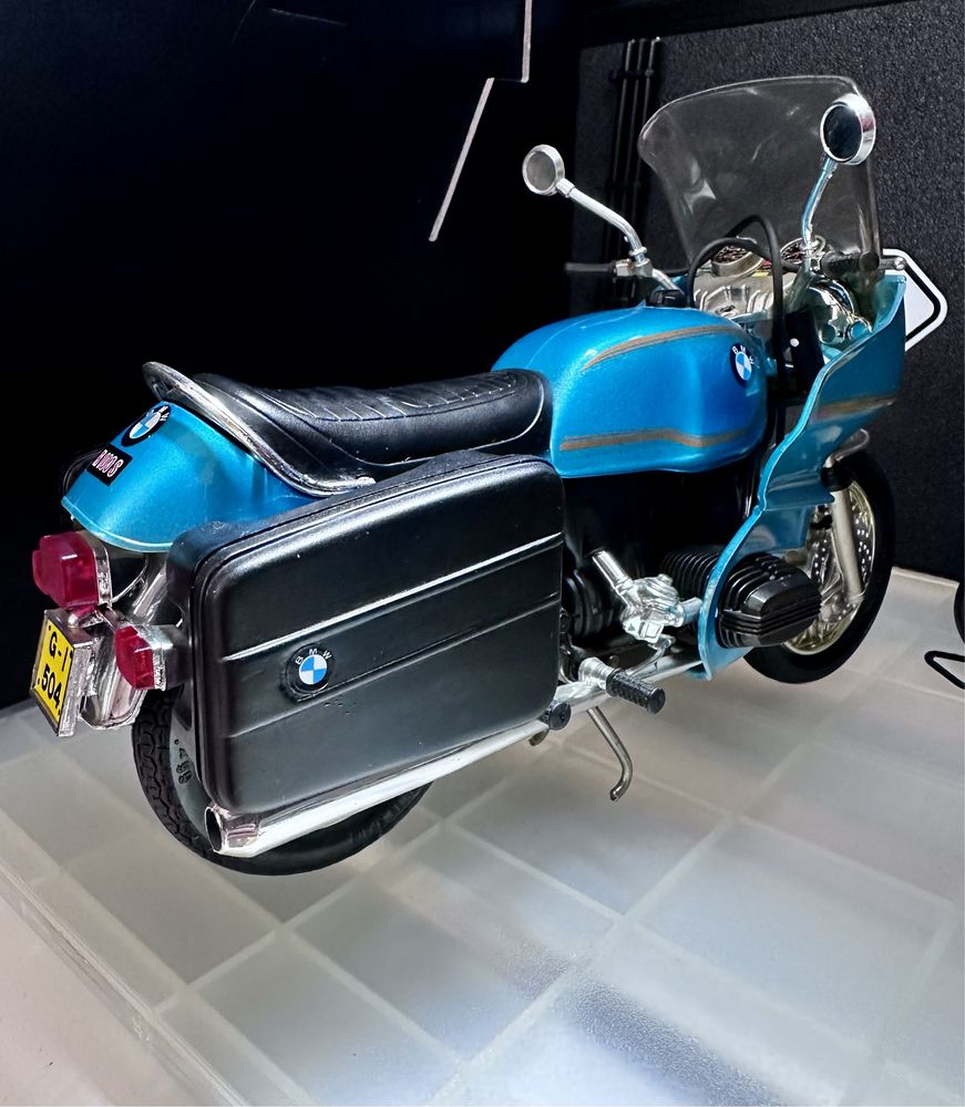 Miniatura BMW R-100 RT 1/10 made by Guiloy com Caixa