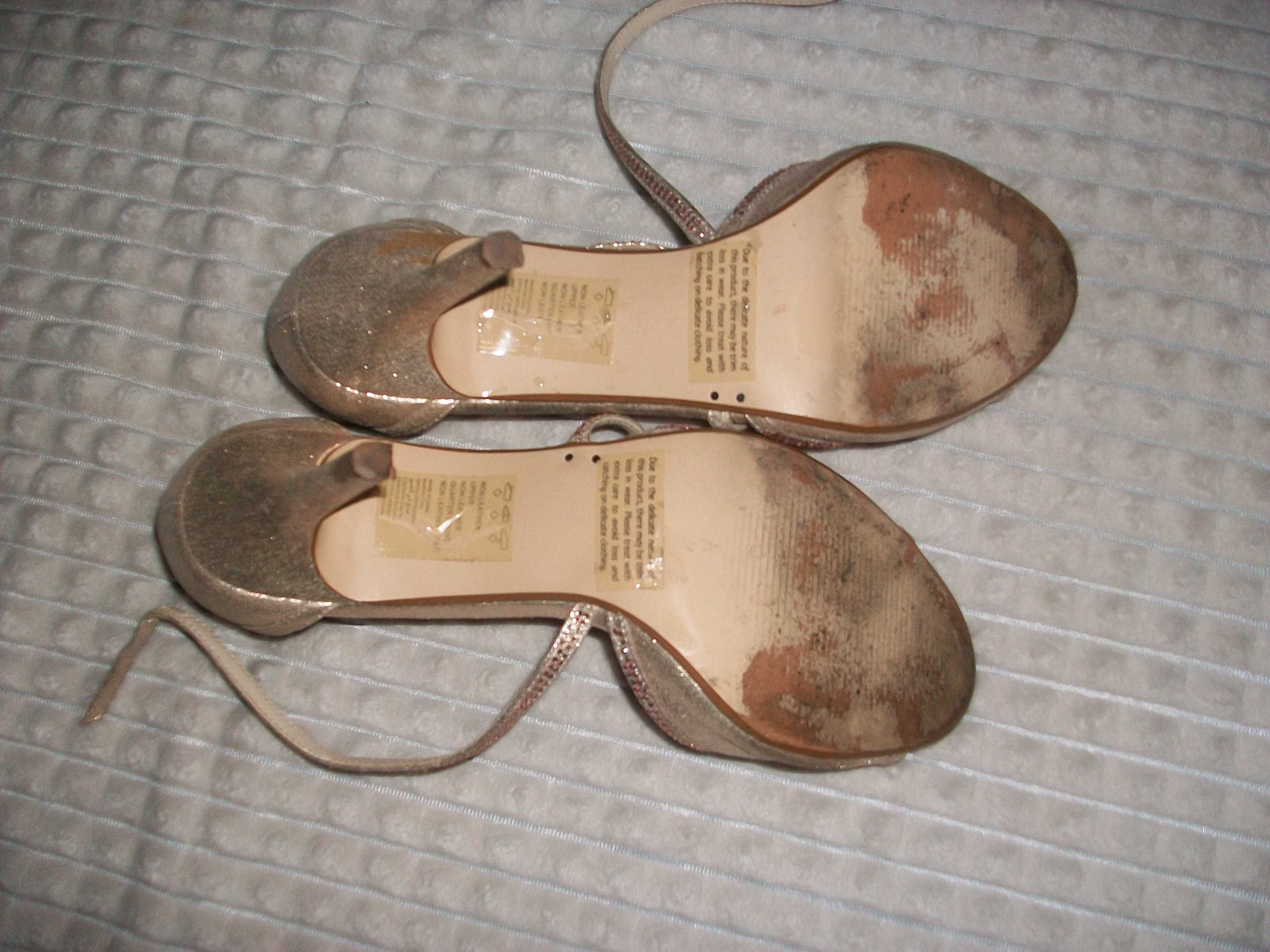 Обувь для бальных танцев