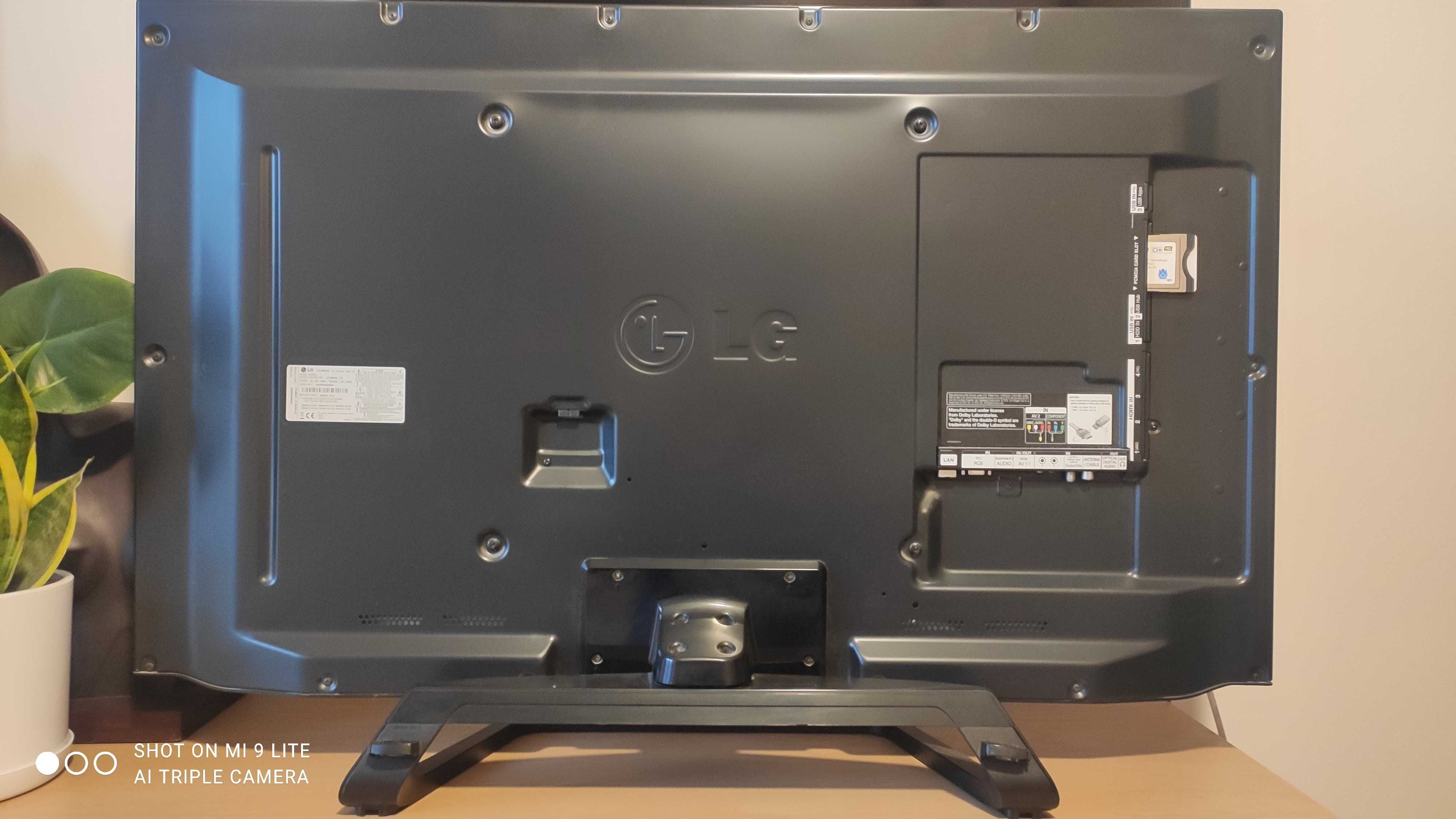 TV LED 47" - LG Cinema 3D Full HD - 47LM620S + LG Soundbar SK1