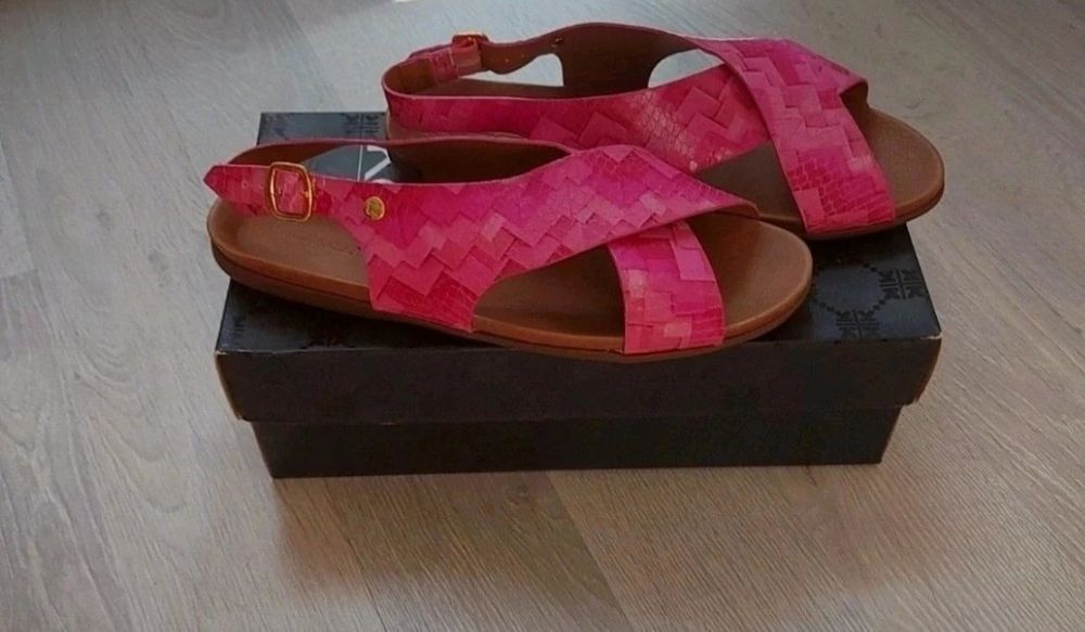 Sandałki rozm.39