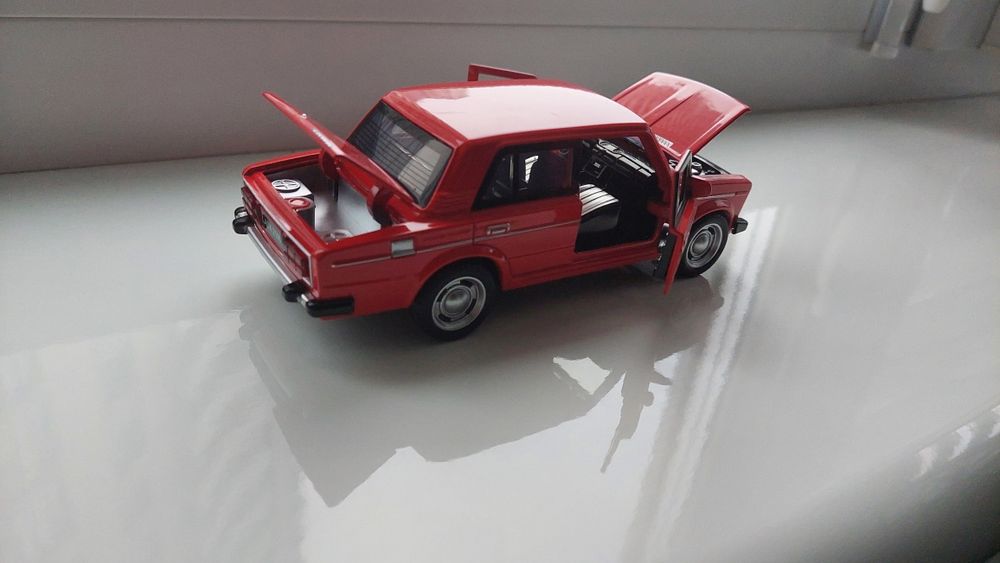 Моделька машины Lada 2106 Автопром  красная