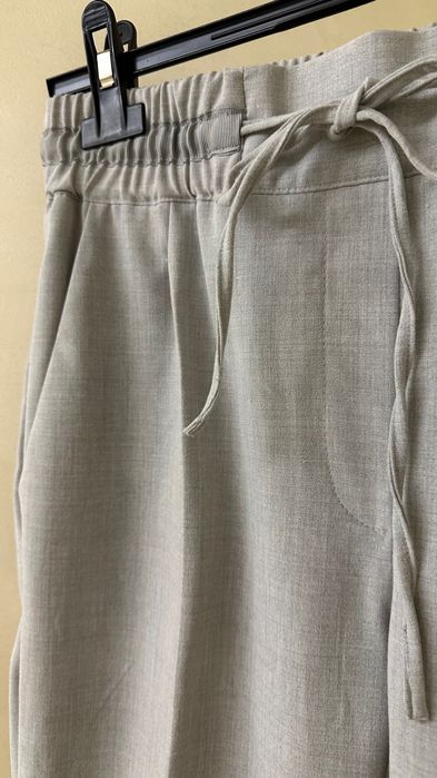 ZARA сірі базові брюки на резинці серые базовые брюки мом легкие осень