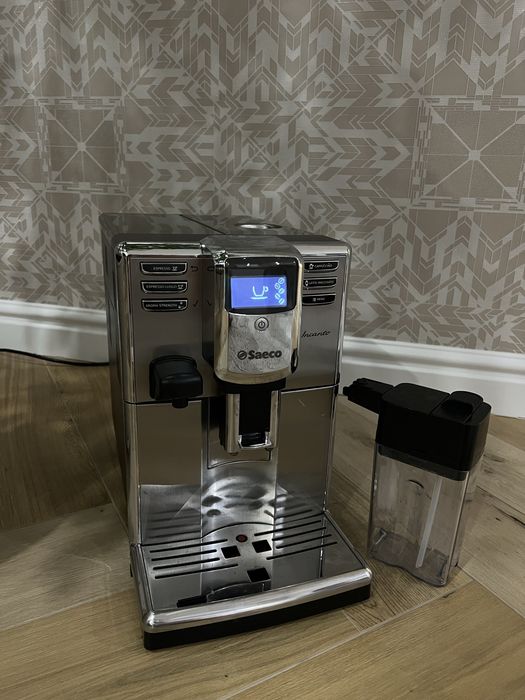 Кофемашина кавоварка saeco incanto