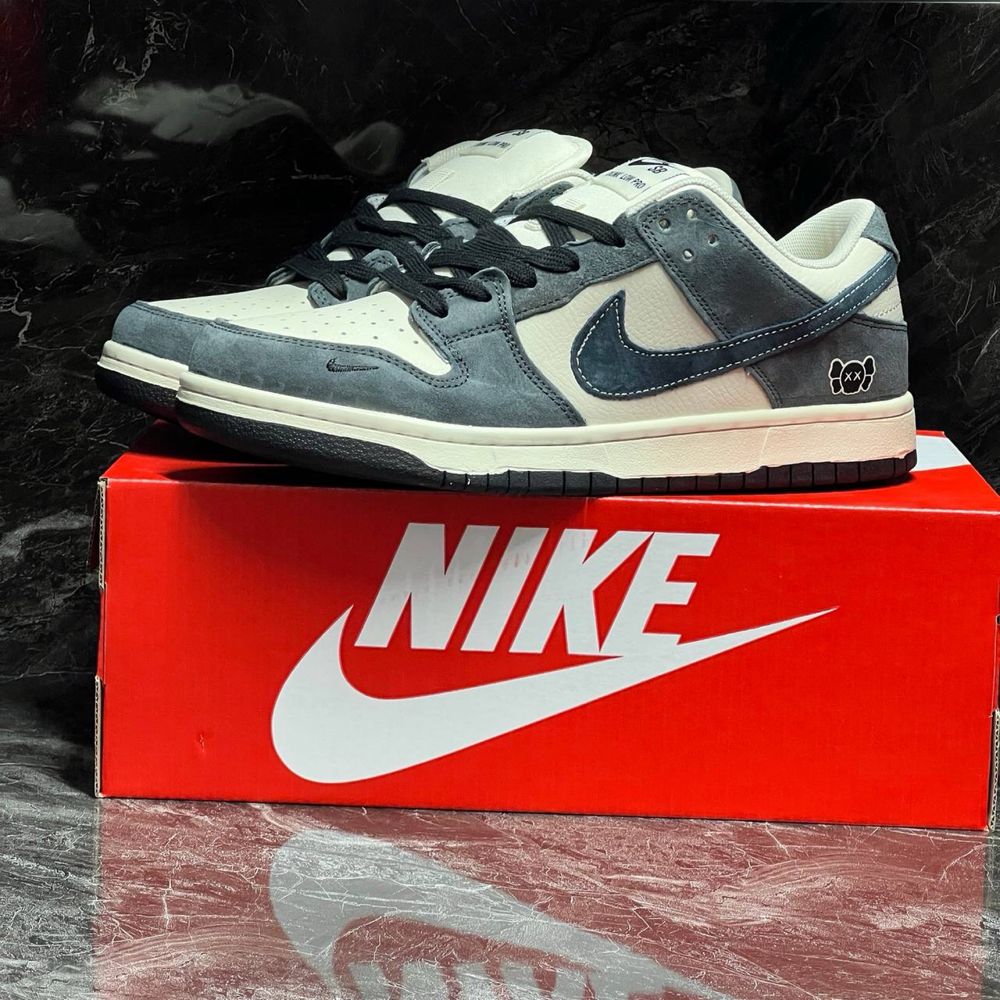 Nike SB  Dunk  Low Pro Dark Grey White