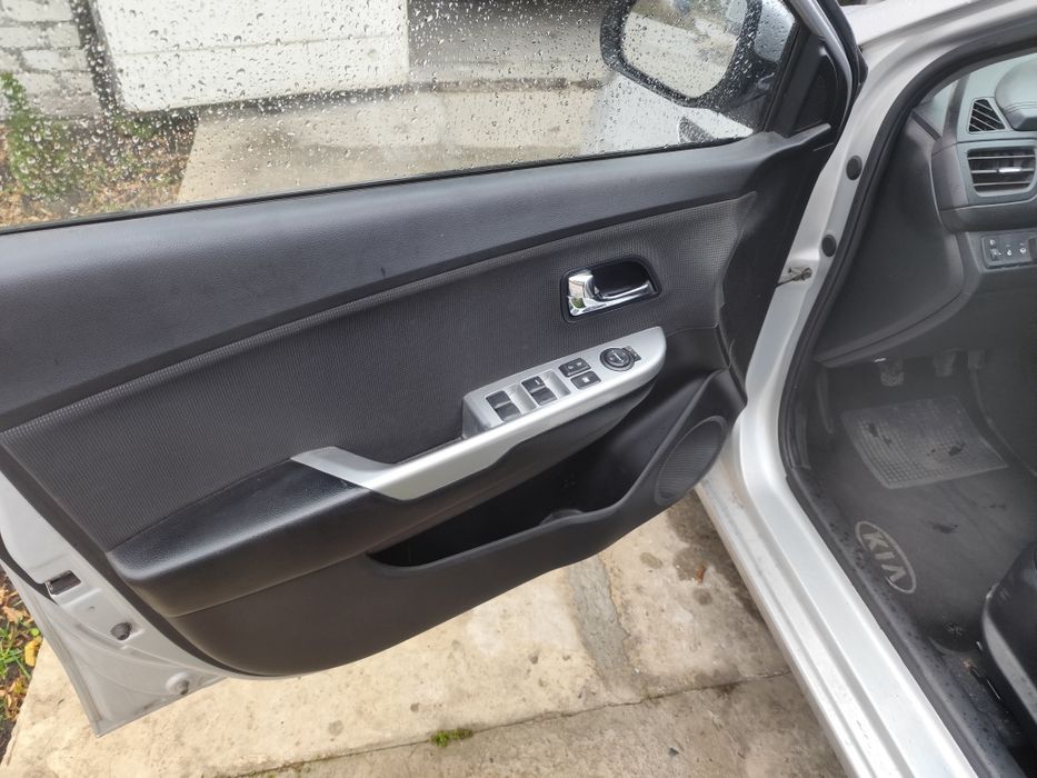 KIA RIO 2013г 1.6 в отличном состоянии