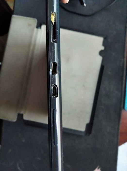 Планшет  Lenovo S6000-F можно использовать как Игровой для кота.