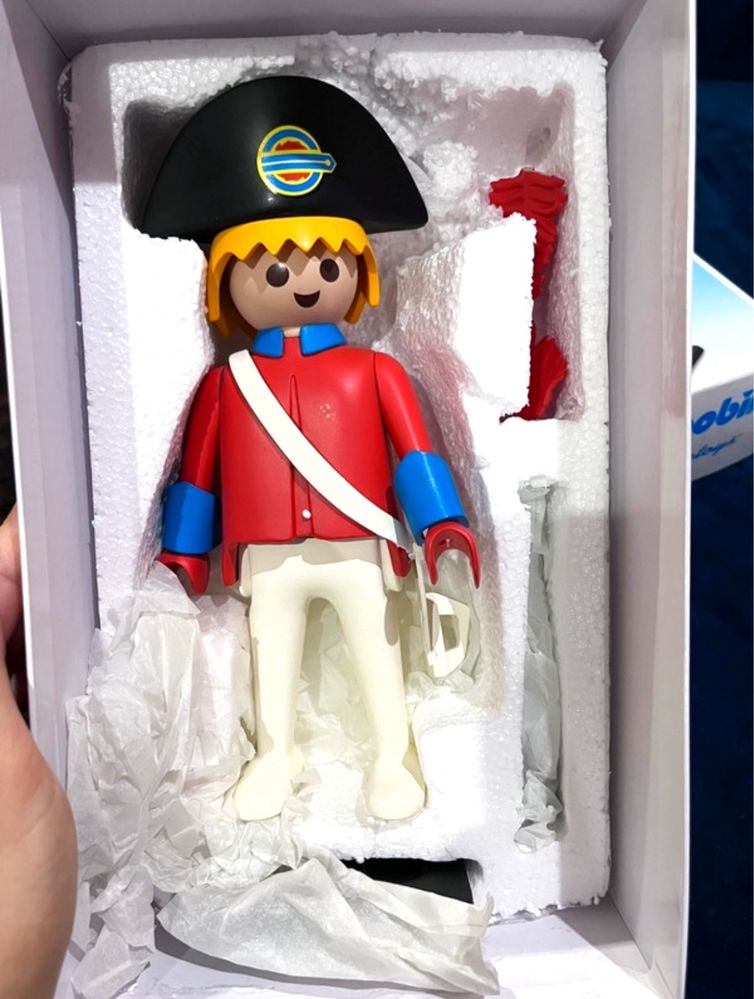 Nowa figurka kolekcjonerska PlayMobil oficer strazy