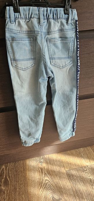 Детские джинсы р. 104