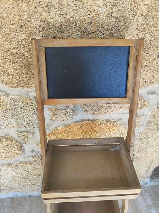 Estante de madeira - decoração