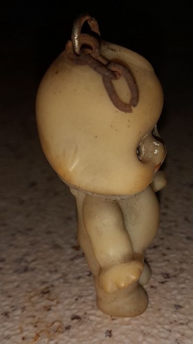 Pequeno boneco antigo