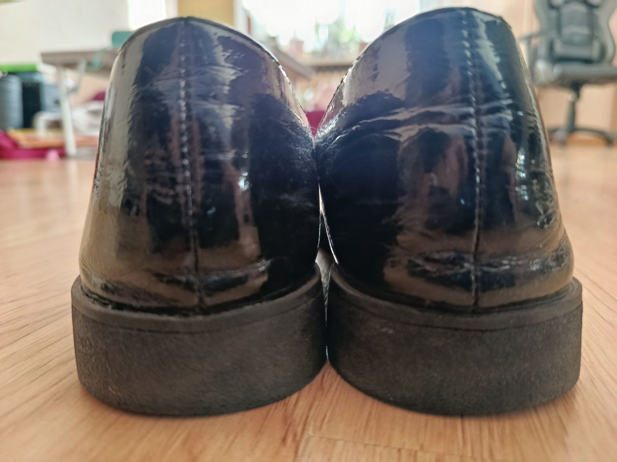 Czarne loafersy baleriny mokasyny balerinki z dżetami lakierowane