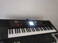 Roland Bk 5  e 80 yamaha tyros