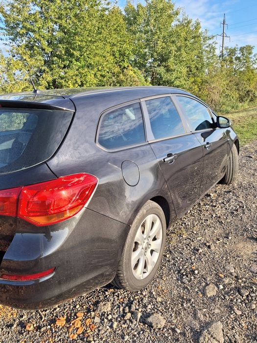 Опель Астра J 1,7 crdi