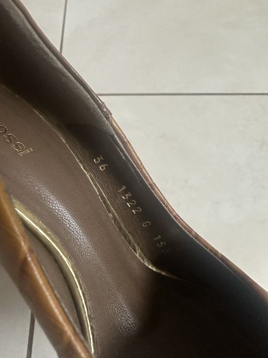 Czółenka skorzane Gino rossi