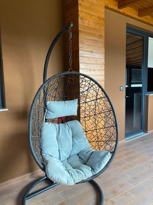 Baloiço em formato ovo